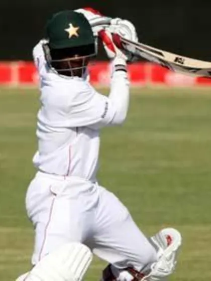 Resolute Taibu delays Pakistan's victory march