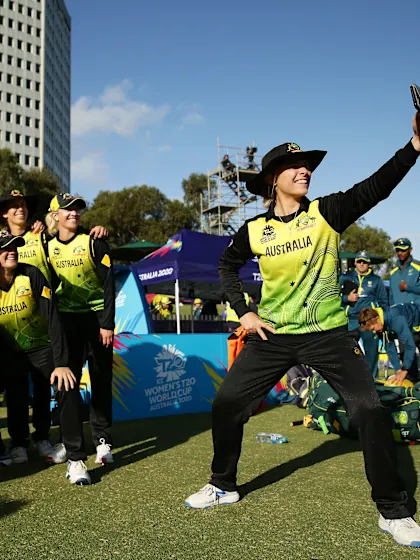 Australia complete semi-final line-up in Junction Oval thriller