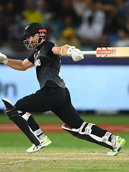 Williamson turns on the magic in record-breaking final knock