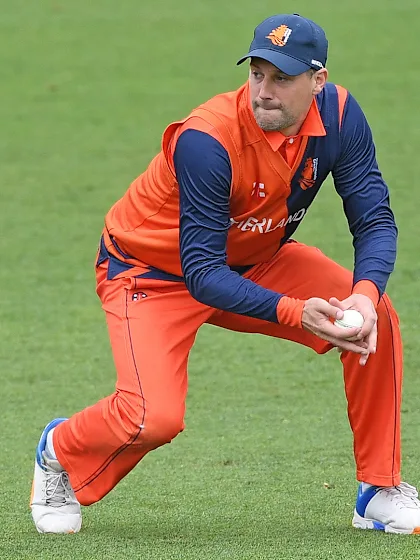 Seelaar bows out citing persistent back injury
