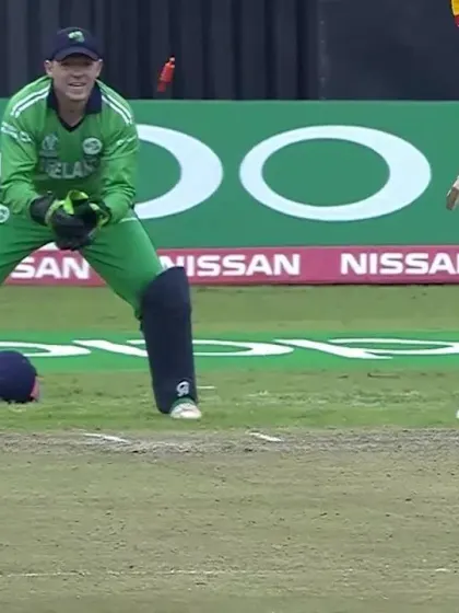 Kevin O'Brien bowls Zimbabwe captain Graeme Cremer