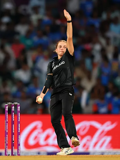 Kaur departs as Carson holds onto a stunner | CWC25