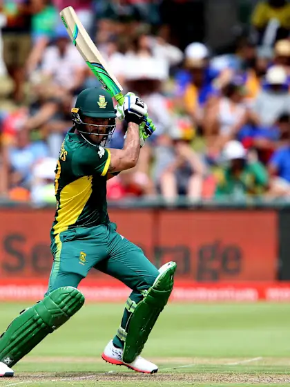 South Africa survives spirited chase to go 4-0 up