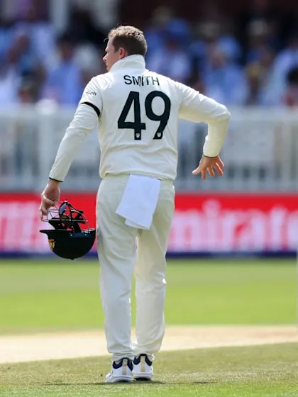 Logo of Steve Smith forced off the field injured | WTC25 Final