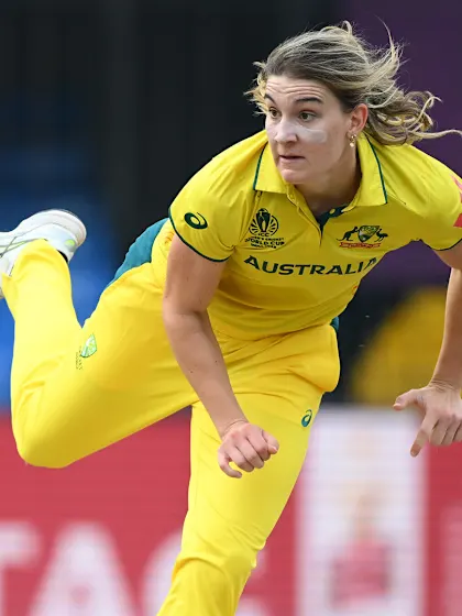 Sutherland shines with ball in hand | Best of league stage | CWC25 