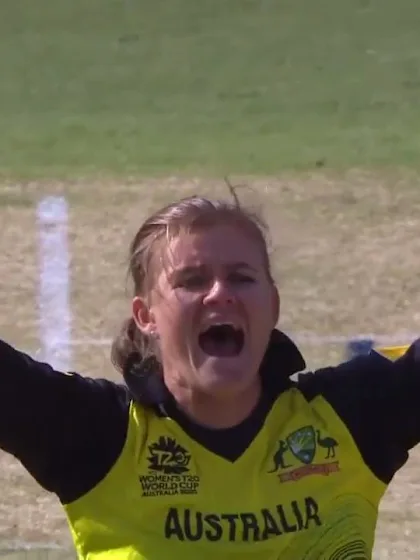 WT20WC: Aus v NZ - Jonassen removes the dangerous Priest