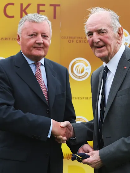 Former England batsman Tom Graveney dies aged 88