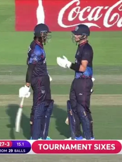 David Wiese scores explosive 50