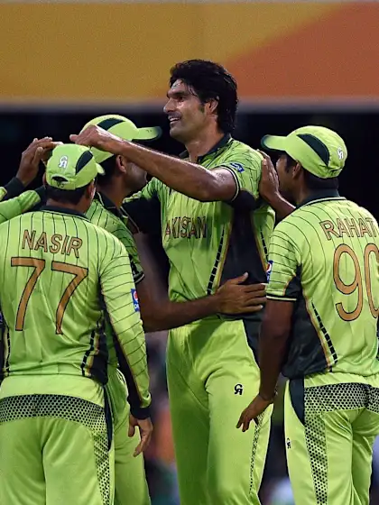 Wahab, Irfan give Pakistan first points