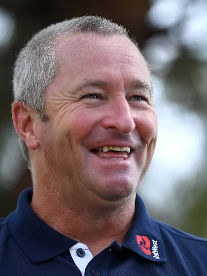 Paul Farbrace to leave role as England assistant coach