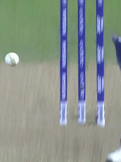 WICKET: Malinga falls to Rabada for 1