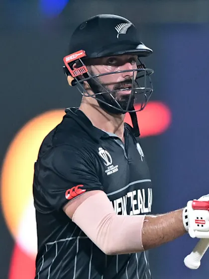 Mitchell goes one-handed down the ground | CWC23