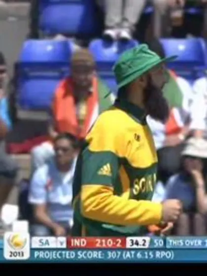 M1: Virat Kohli Wicket