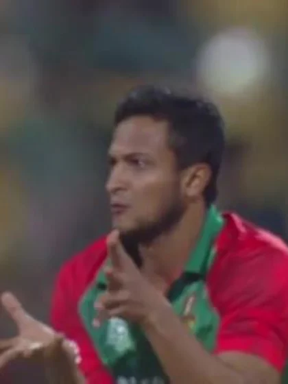 Shakib's brilliant caught and bowled grab!_640 x 360_web.mp4