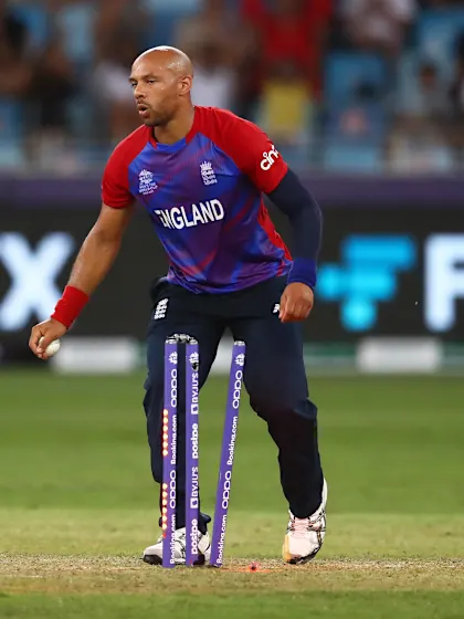 England bowl Australia out for 125
