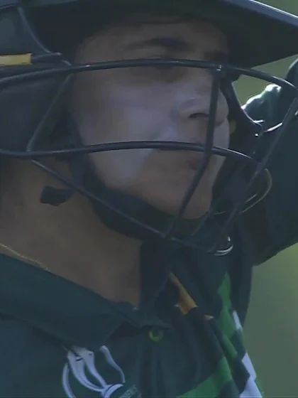 Wicket-Khan-PAKvsIND