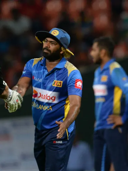 Taylor, de Grandhomme steer New Zealand to victory in opening T20I