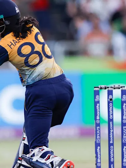 Nissan POTD - Harshitha Samarawickrama's imaginative scoop shot