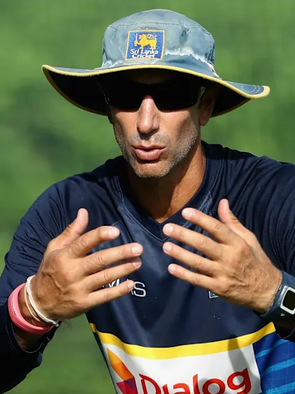 Furious Pothas pulls up batsmen