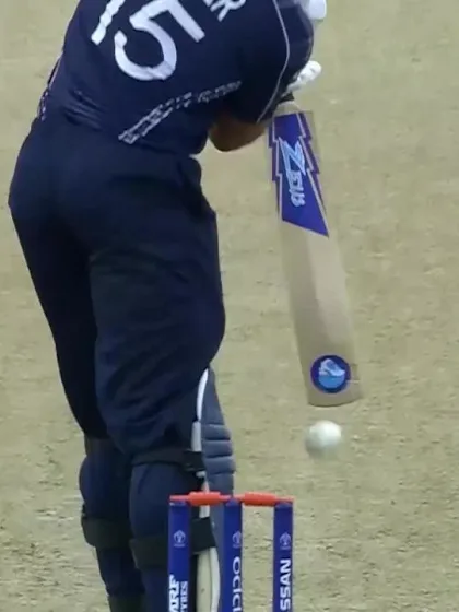CWCQ POTD - Rankin bowls Coetzer