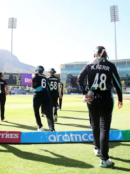 Suzie Bates makes history as New Zealand smash Bangladesh