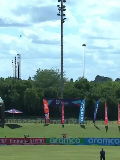 Logo of Lhuan-Dre Pretorius with a Four vs. Sri Lanka