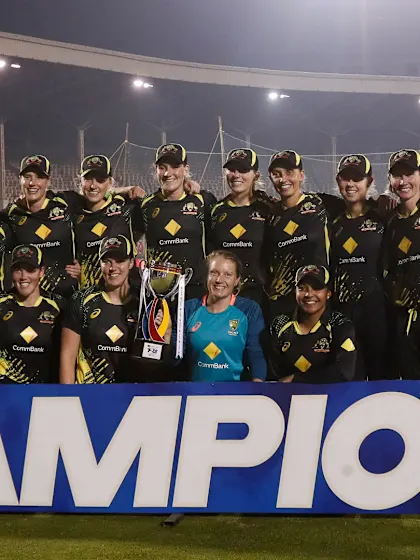 Australia dominate as records tumble in final T20I against India