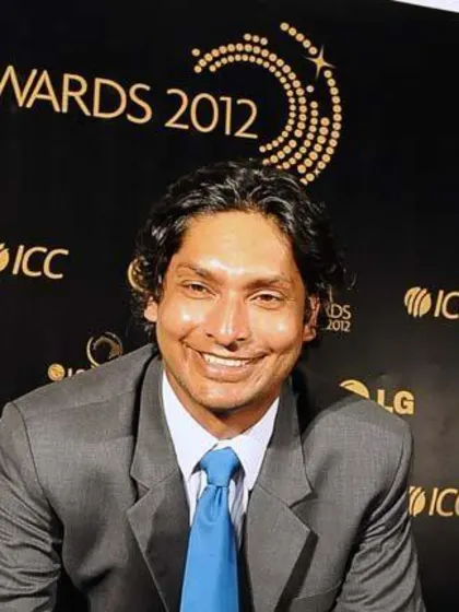 Kumar Sangakkara claims the LG People’s Choice Award for the second year in a row