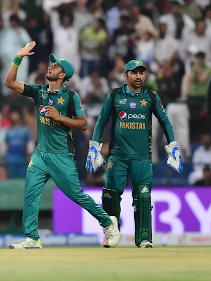 Bangladesh meet Pakistan to set up date with India