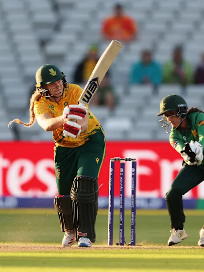 Dercksen accelerates from the go | Women's T20WC 2026