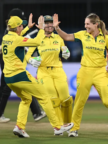 Molineux castles Bates with a peach | CWC25