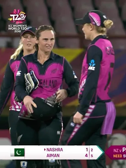 NZ v PAK: Nashra Sandhu trapped lbw by Amelia Kerr