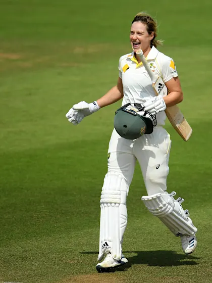 Perry joins distinguished company before rain intervenes