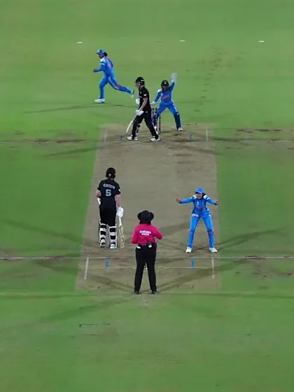 Brooke Halliday - Wicket - India Women vs New Zealand Women