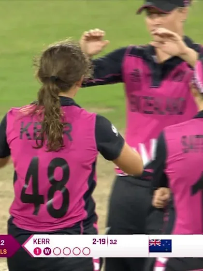 NZ v PAK: Highlights of Amelia Kerr's 3/21