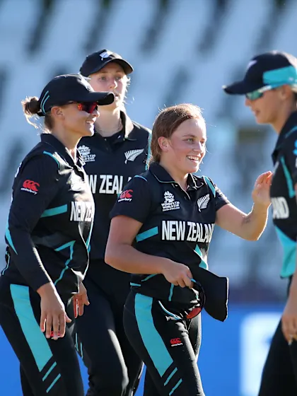 White Ferns bounce back to keep semi-final hopes alive