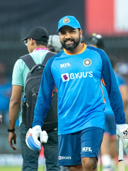 Dravid, Rohit drop hints on Bumrah's replacement in India's T20 World Cup squad