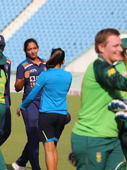 South Africa pull off stunning chase to seal series