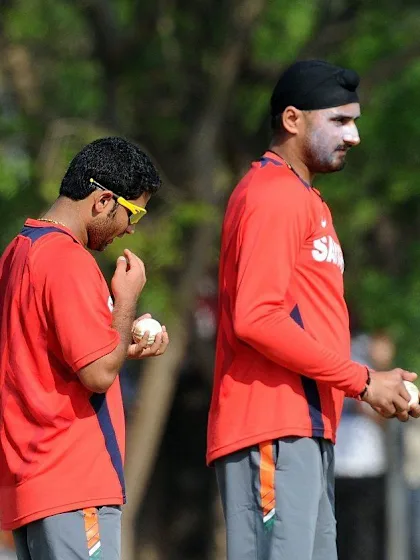 India names three spinners in final squad for CWC 2011
