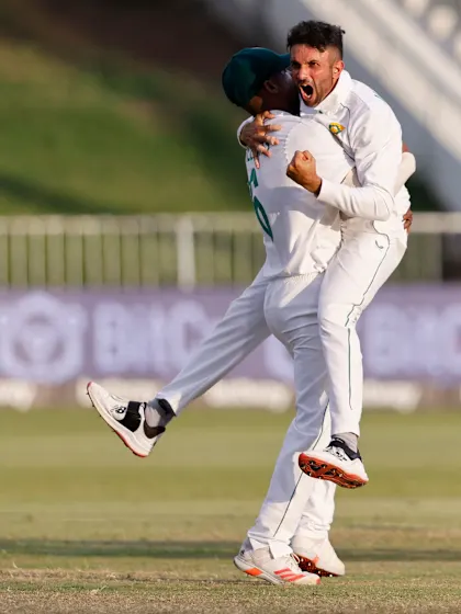 Six overs of spin surge South Africa into control of the 1st Test