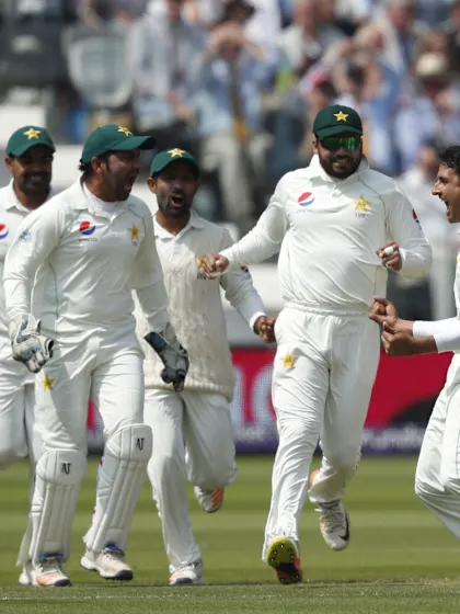 England stumble again as Pakistan close in on victory