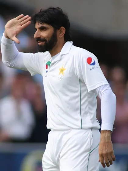 Magnificent Misbah props up Pakistan