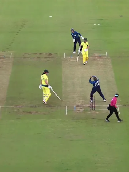 Sophie Molineux - Wicket - England Women vs Australia Women