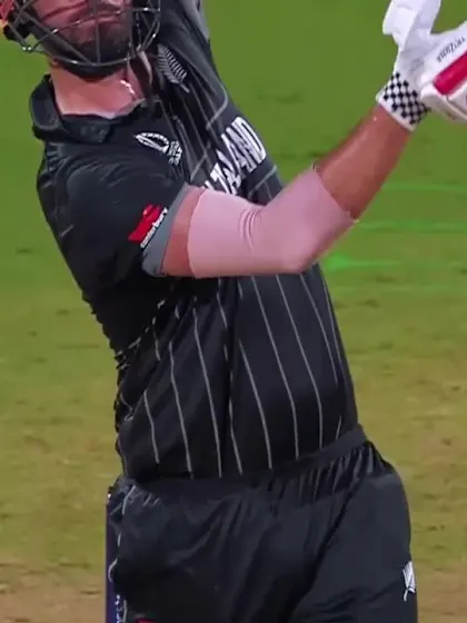 POTD: Daryl Mitchell's one handed six