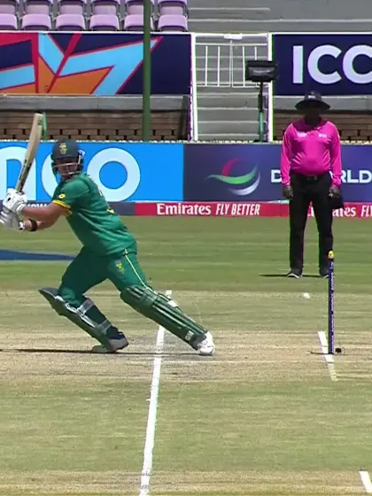 Logo of Lhuan-Dre Pretorius with a Four vs. Sri Lanka