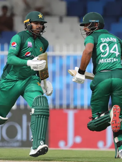 Inexperienced Pakistan fight against history