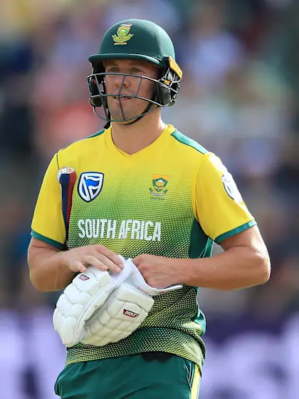 'Do anything to win the T20 WC' – Rhodes all for de Villiers' international return