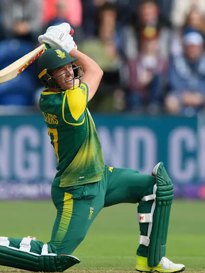 ‘Bowlers will be relieved’ – Allan Donald on de Villiers’ retirement