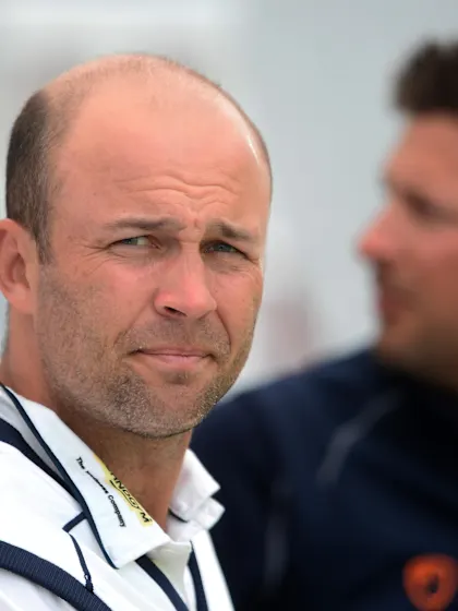 Jonathan Trott announces retirement plans