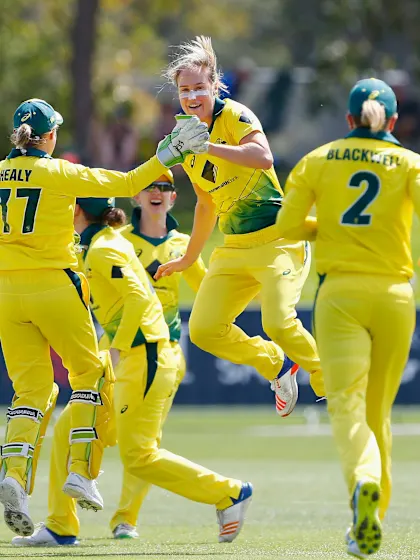 Australia gain crucial points, regain top ranking after series win over England